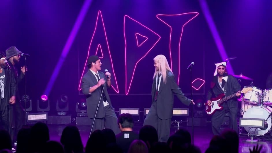 ROSÉ & Bruno Mars - APT. (live from MAMA AWARDS)